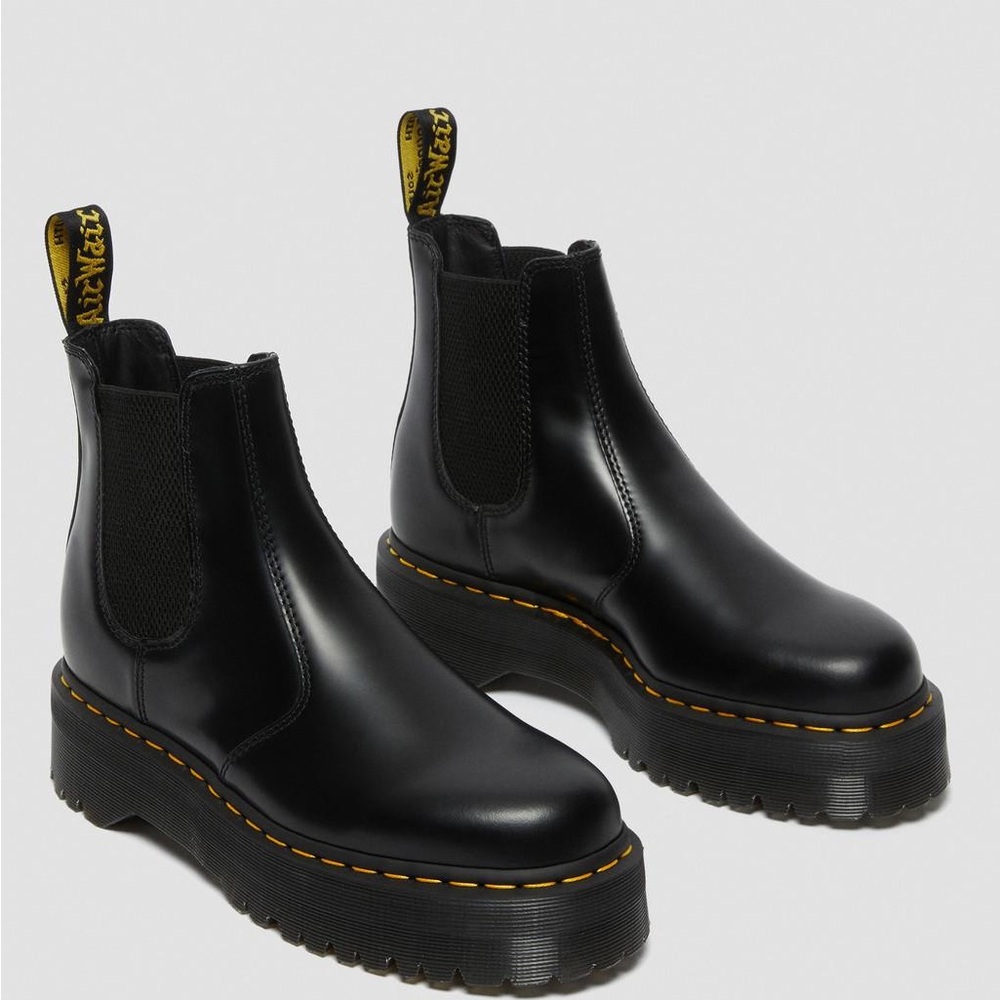 DR. MARTENS 2976 POLISHED SMOOTH PLATFORM CHELSEA BOOTS NEW WITH TAGS SIZE 7M/8W